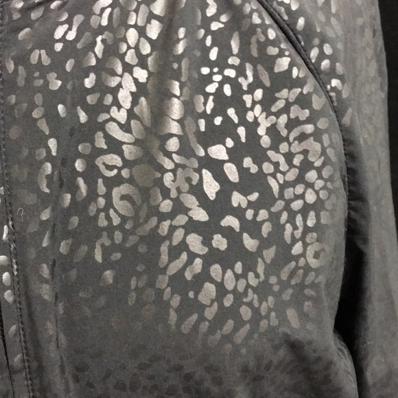 Women’s EUC Sz XS GAP FIT Black Leopard Print Full Zip Up Jacket - Picture 3 of 9
